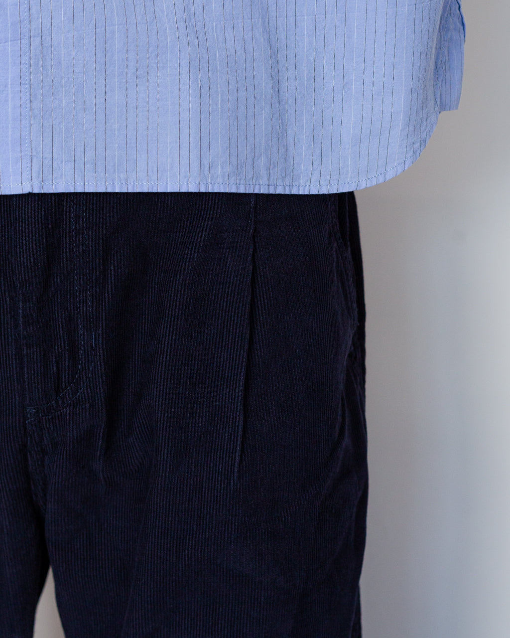 Fine Cord Waiter Pants - Dark Navy