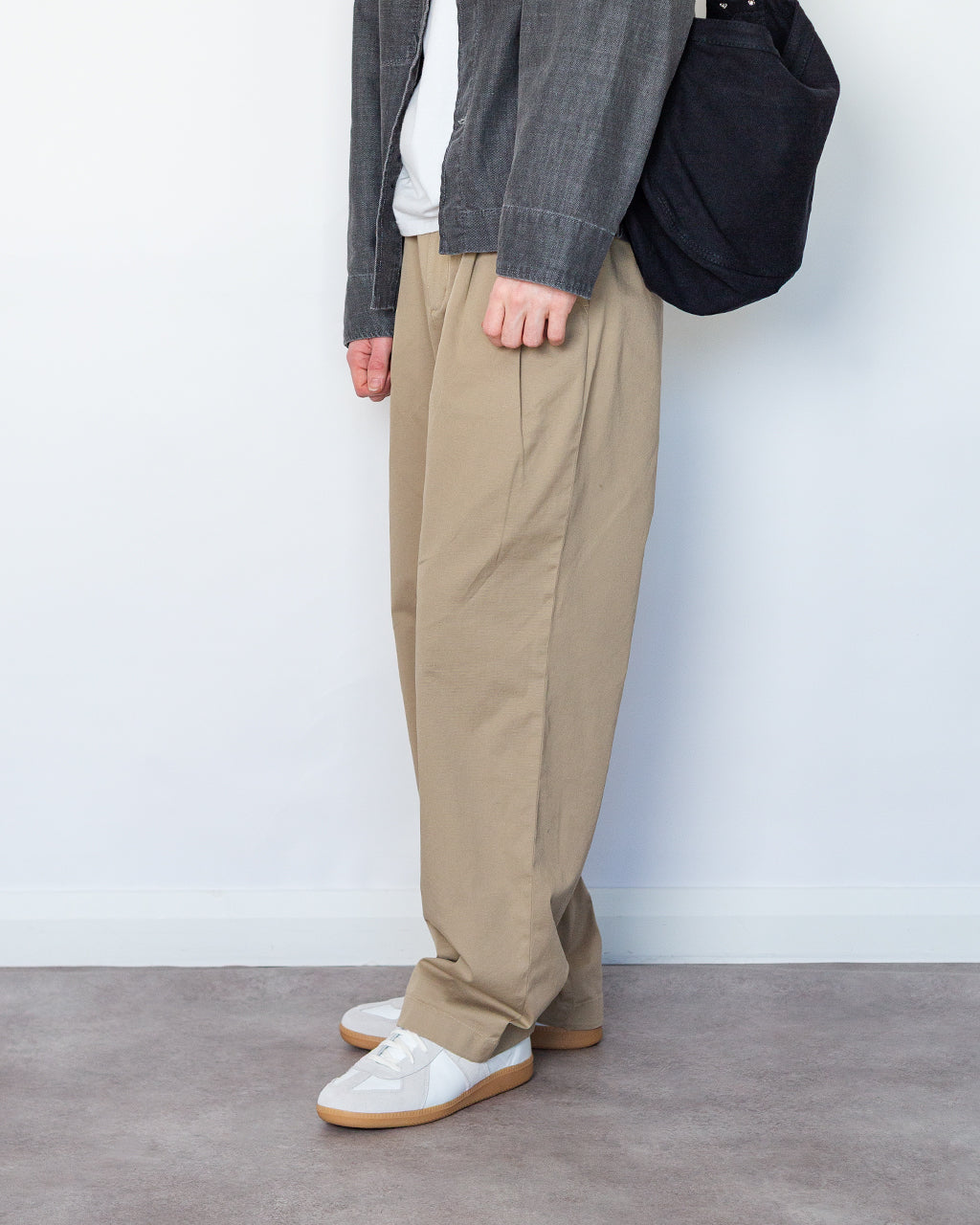Hestur Relaxed Twill Pleated Trouser - Light Khaki