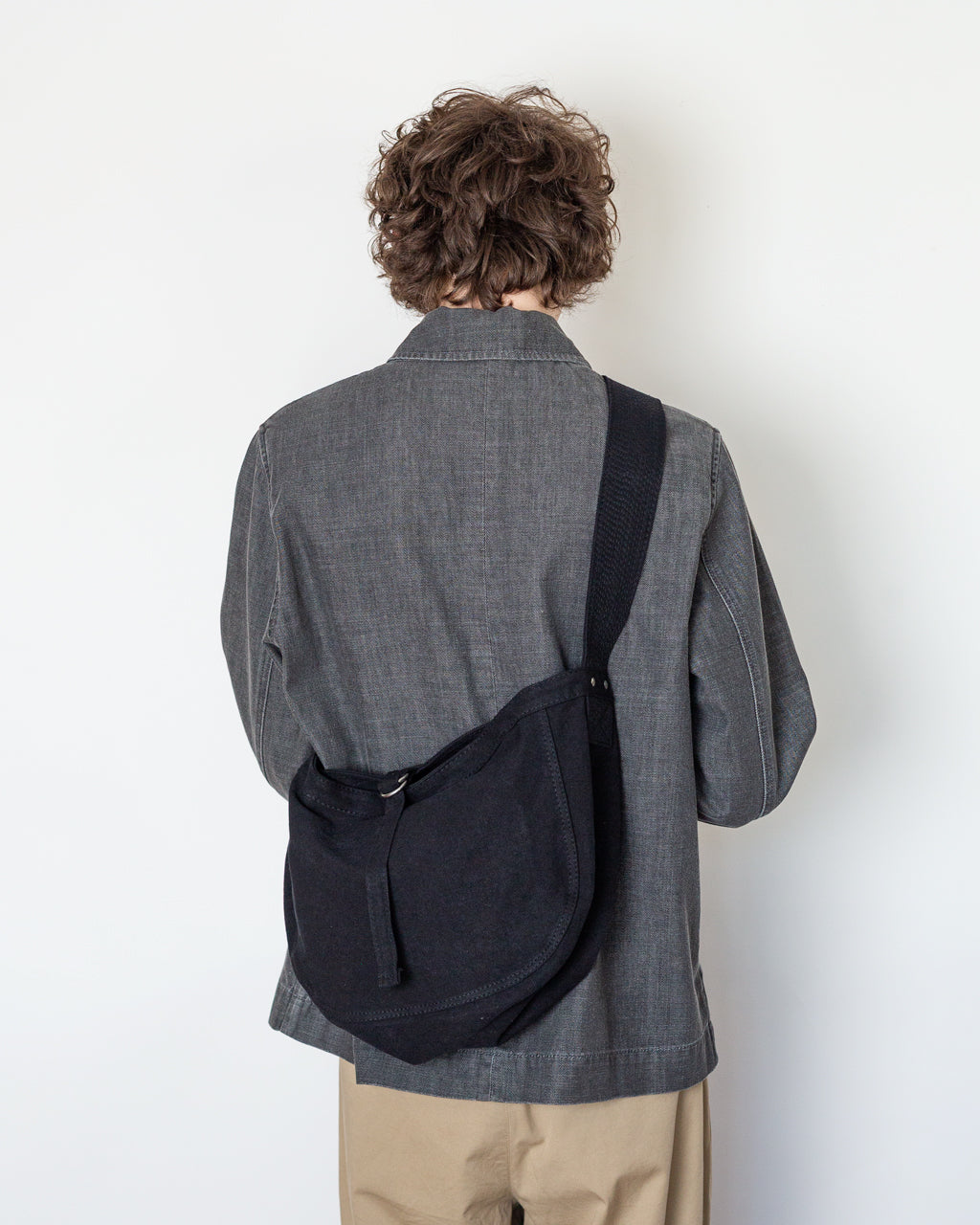 LOT 018 - Newsboy Bag Small - Black