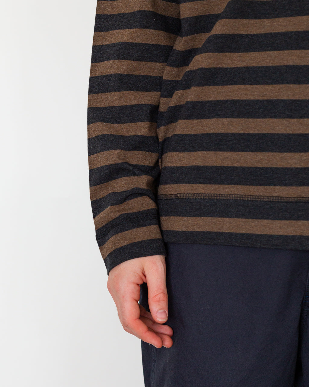 CREW NECK MATELOT - Off Bark/Black