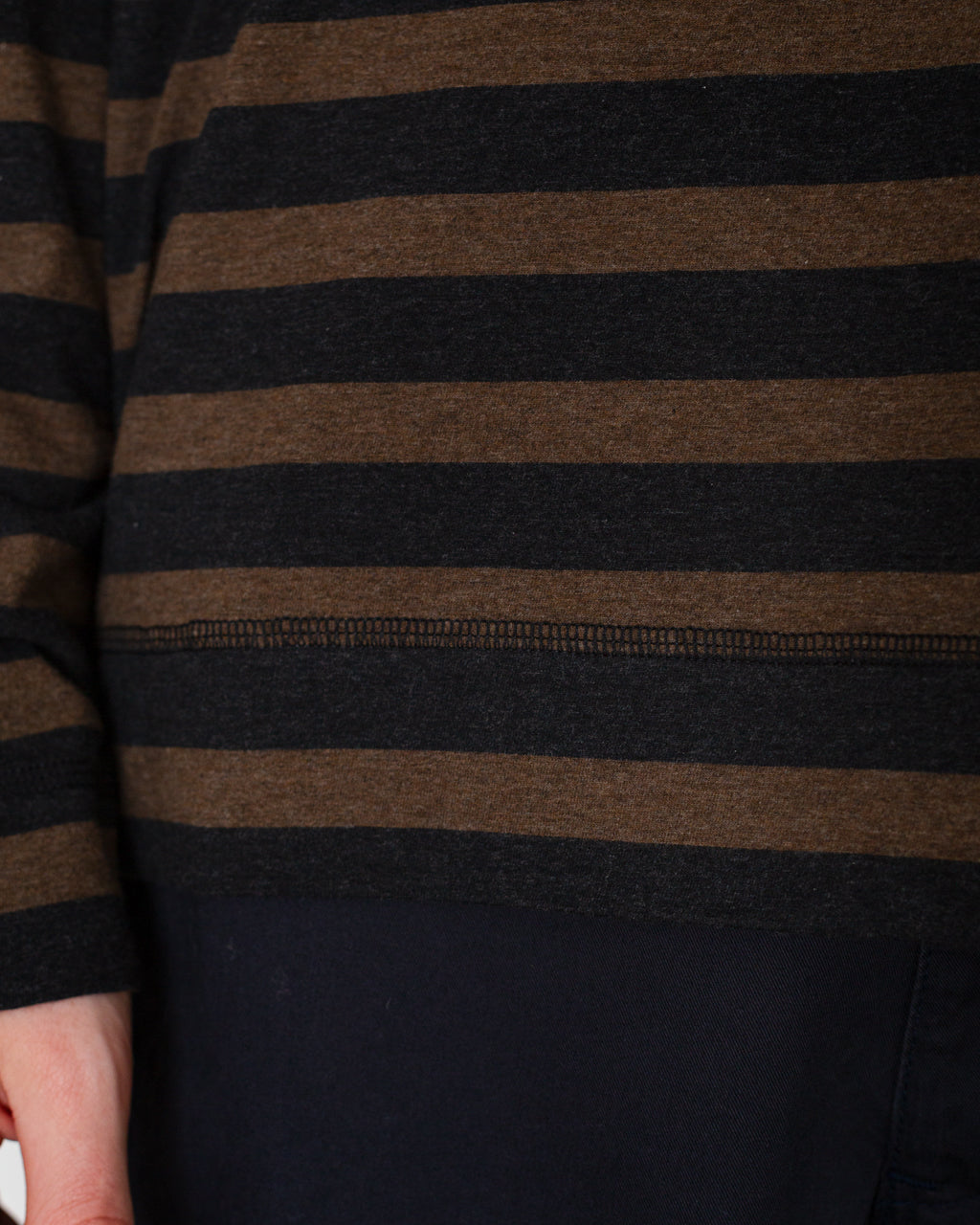 CREW NECK MATELOT - Off Bark/Black