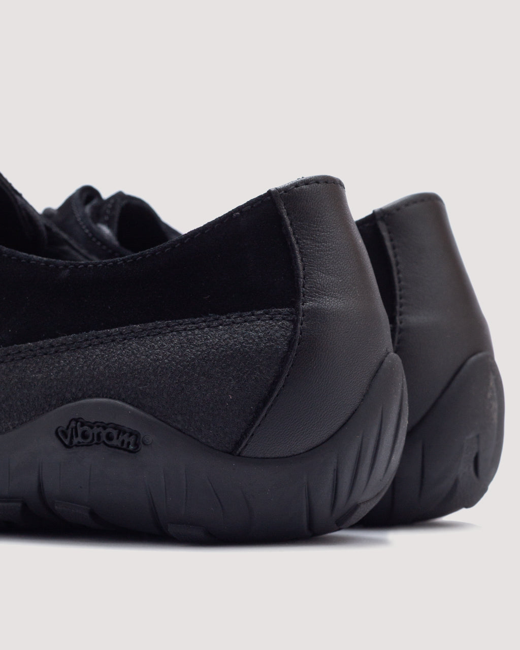 Wanderer - Black Suede