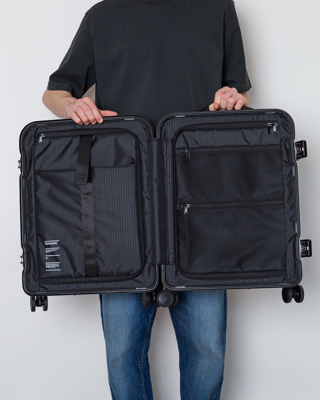 Ramverk Pro Carry-on - Black Out