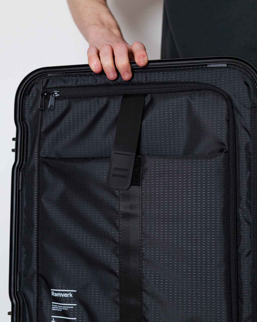 Ramverk Pro Carry-on - Black Out