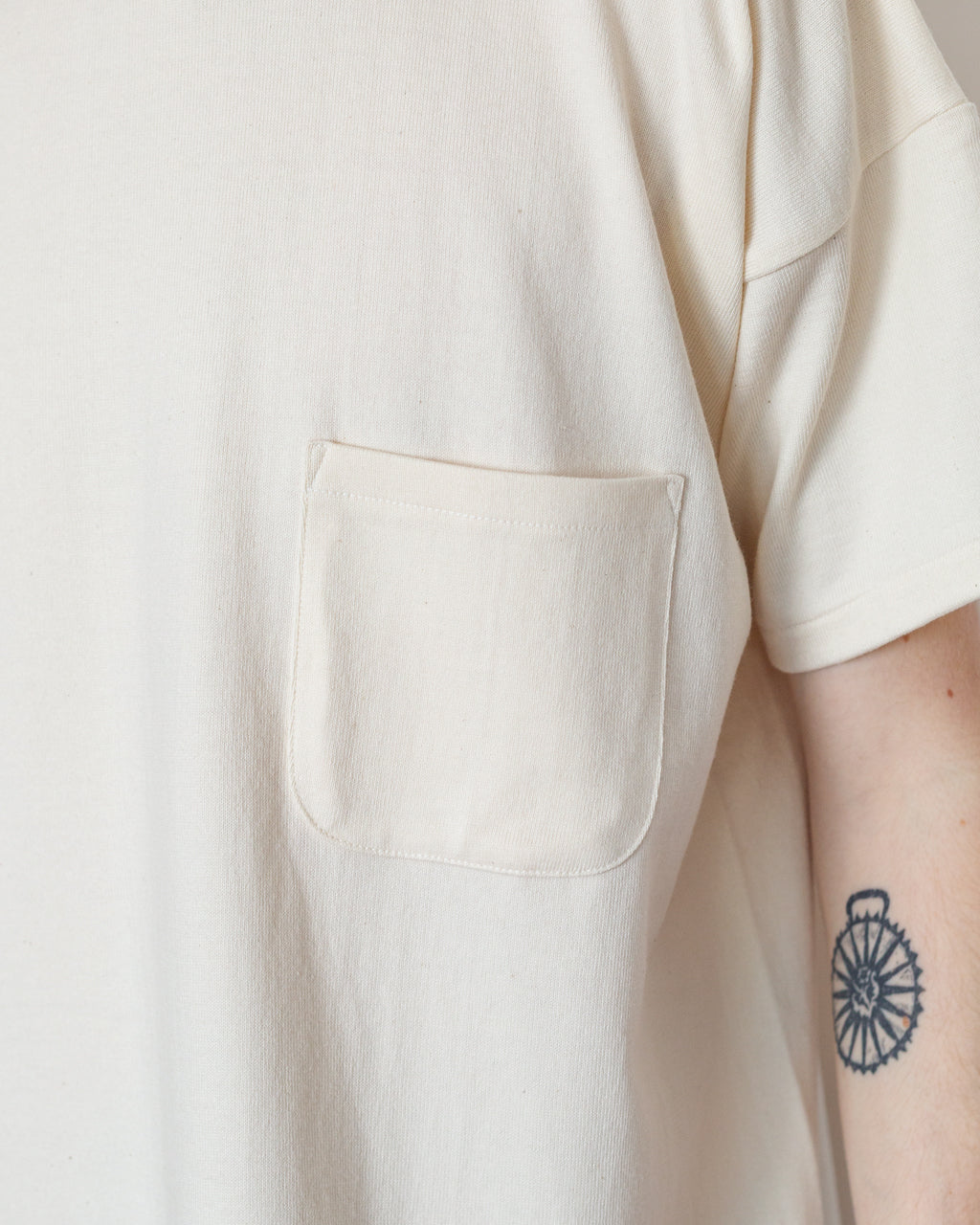LOT 601 - T-Shirt - Ivory